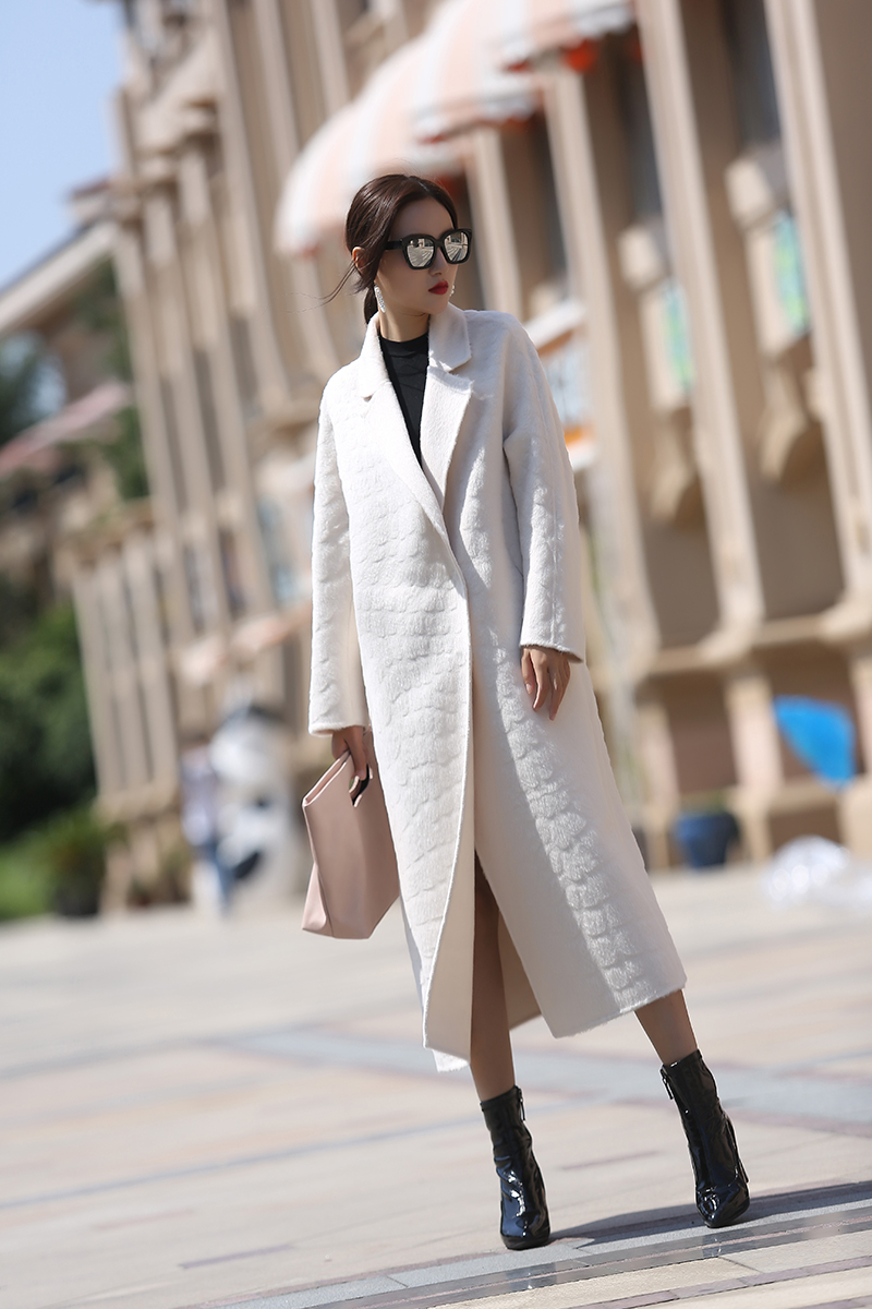 星空体育下载网址:穿上Teenie Weenie小熊尽显秋季时髦魅力！